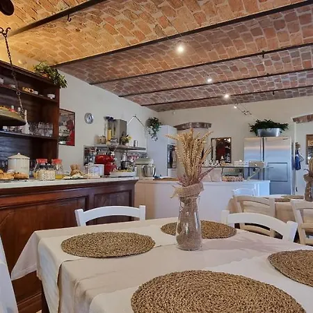 B&B Boutega Dej Fourne 住宿加早餐酒店 Magliano Alfieri