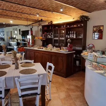 B&B Boutega Dej Fourne 住宿加早餐酒店 Magliano Alfieri
